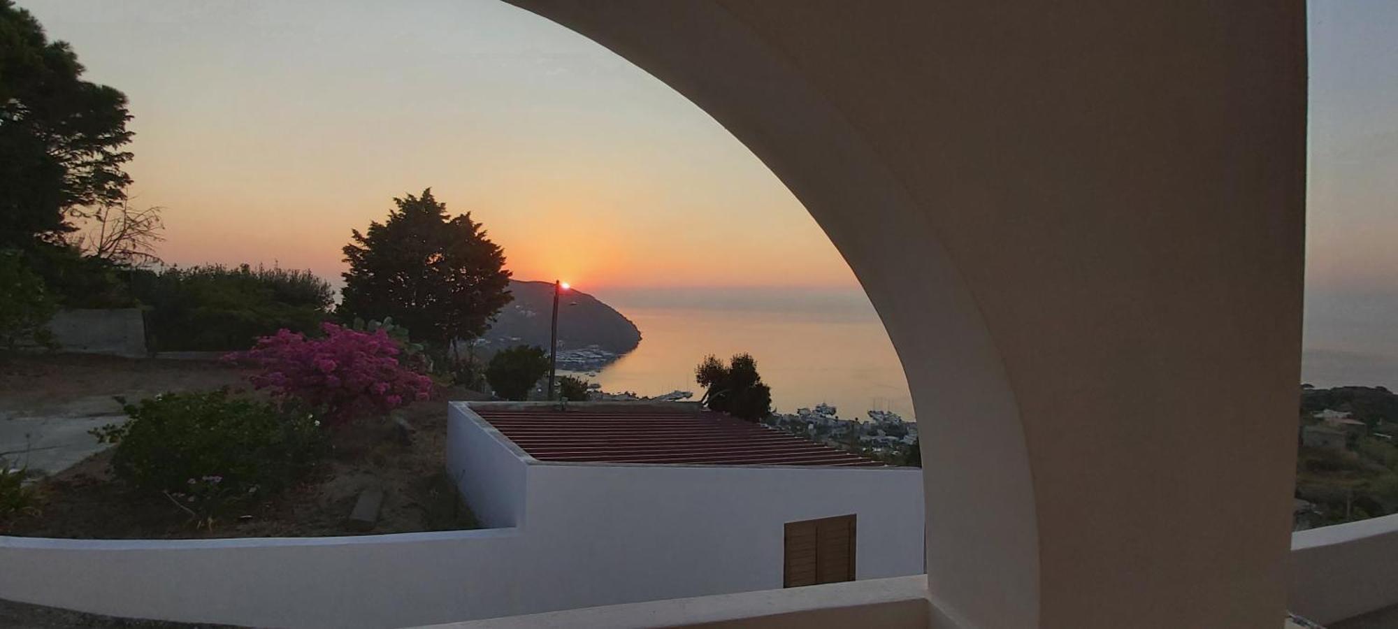 Casa Tra Cielo E Mare Bed & Breakfast ลีปารี ภายนอก รูปภาพ
