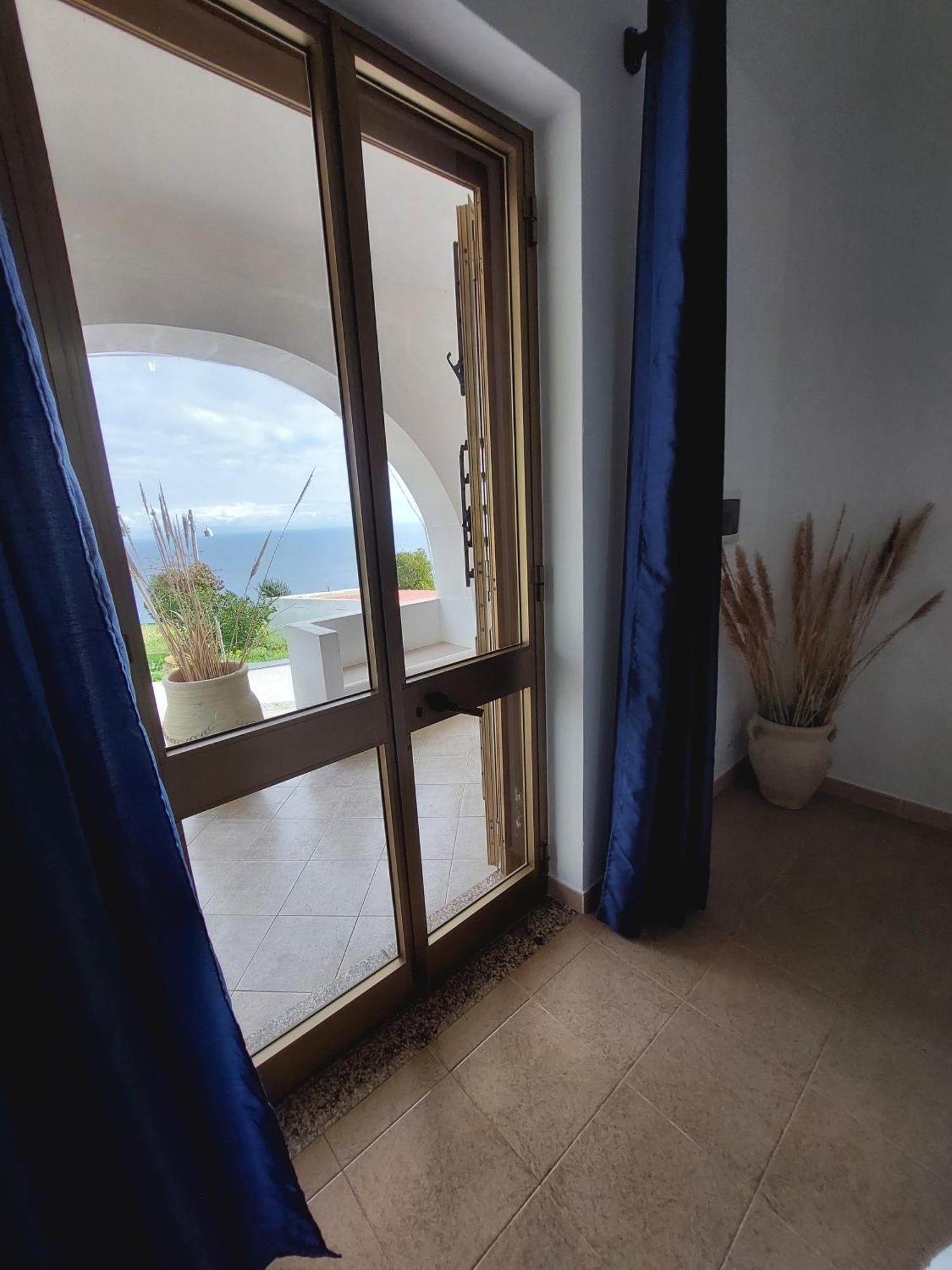 Casa Tra Cielo E Mare Bed & Breakfast ลีปารี ภายนอก รูปภาพ